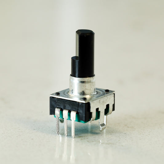 Rotary encoder, smooth turning/no detents (Raw component)